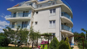  Lilia Guest House  Несебыр
